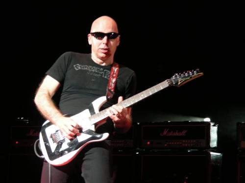 Joe Satriani (my twin) 